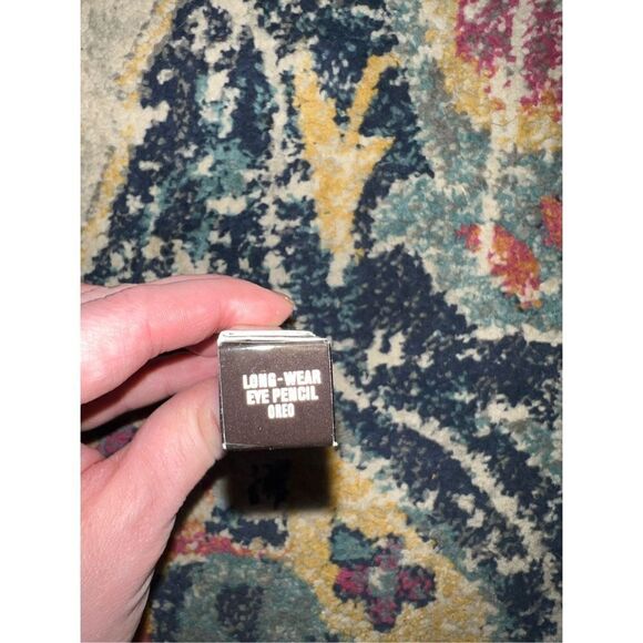 IL MAKIAGE LONG-WEAR EYE PENCIL - Picture 2 of 3